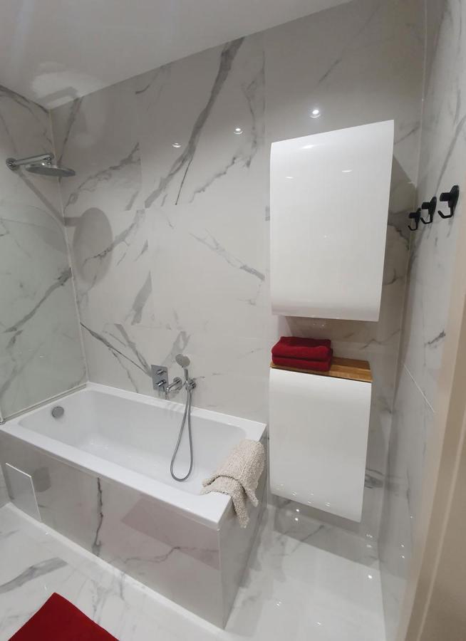 Apartament Rodzinny Premium Kołobrzeska Apartament *